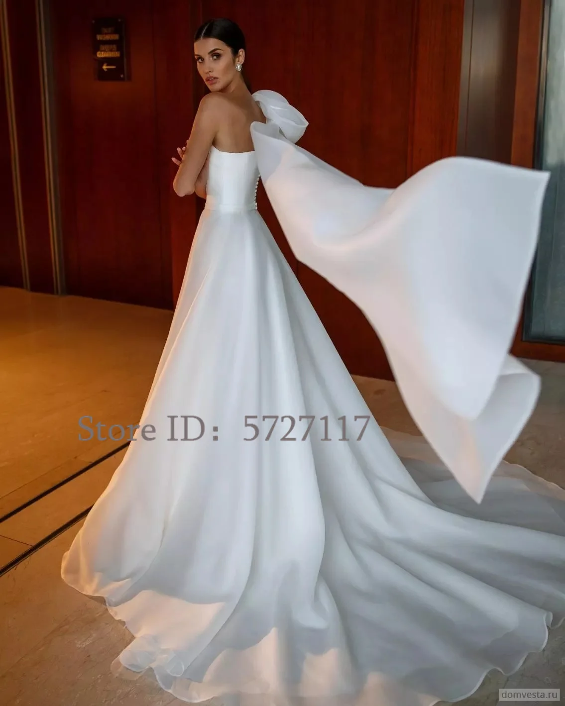 Žavinga Vienos Pečių Linija Vestuvių Suknelės Naujausias Didelis Lankas Ruched Ilgai Traukinio Užsakymą Nuotakos Suknelės